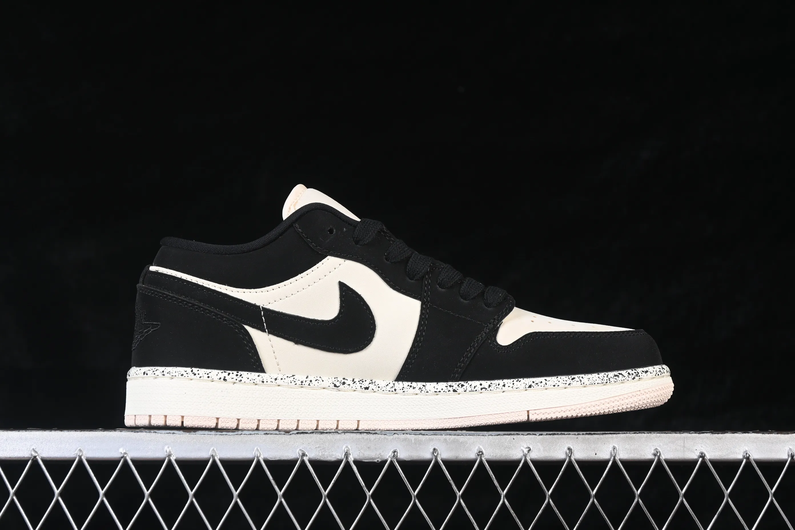 All categories Air Jordan Jordan series basketball shoes Air Jordan 1 Low Air Jordan 1 Low AJ1 Joe 1 black powder low-top basketball shoes DC0774-003